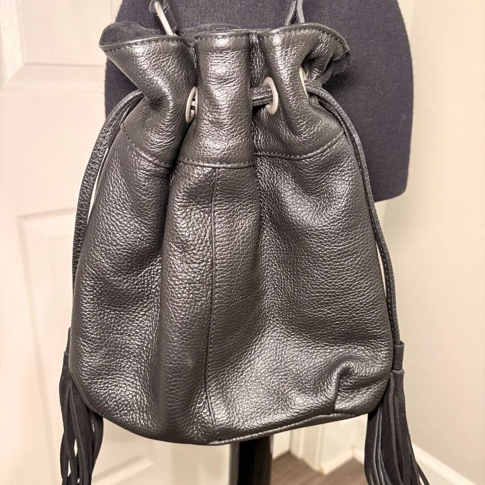 Italian 100% Leather Bucket Bag with Suede Fringe Tassels, Black - Picture 4 of 13